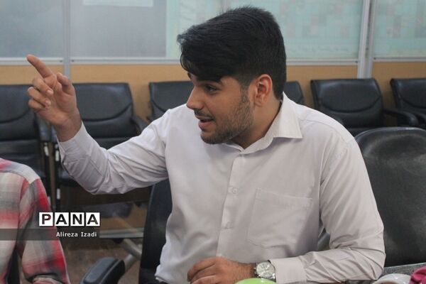نشست هیات رئیسه شورای دانش‌آموزی استان بوشهر