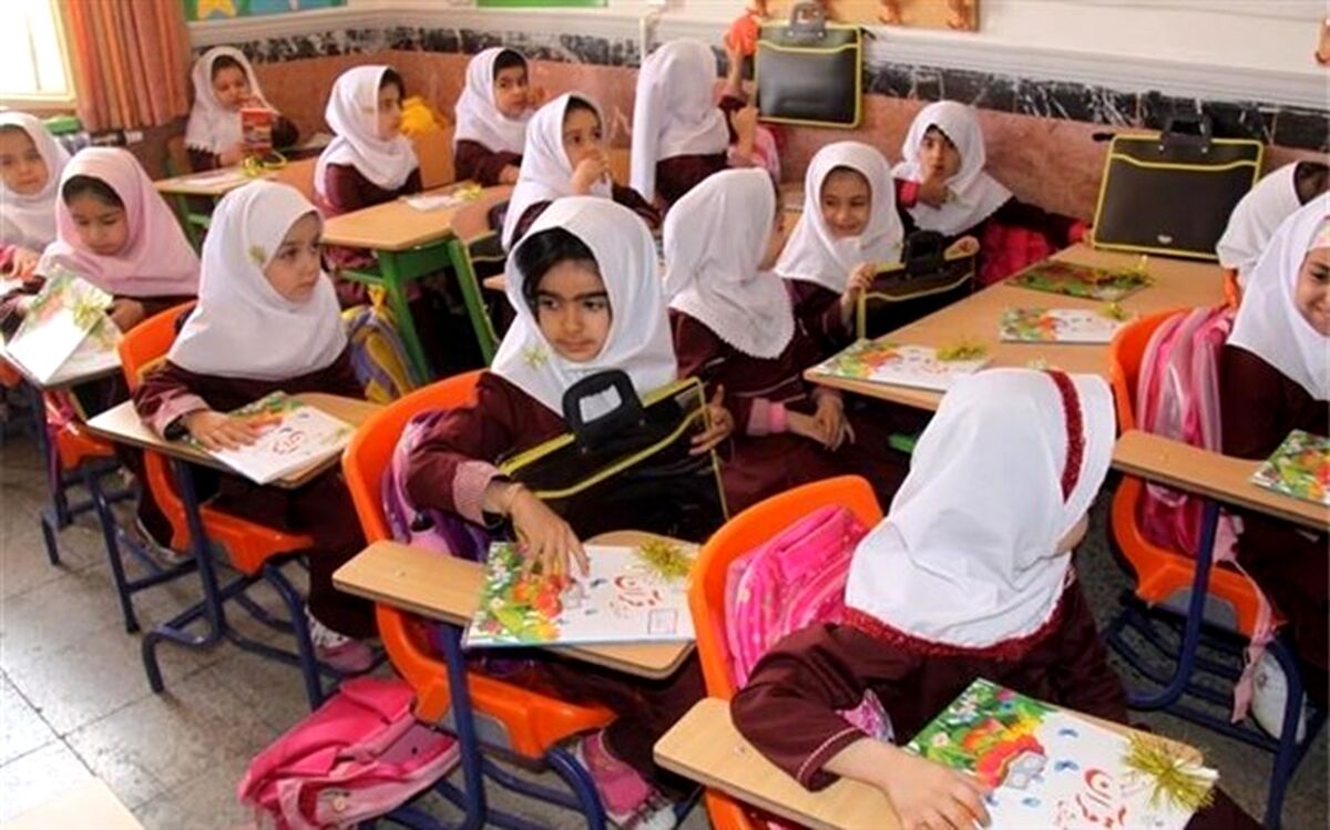 ارائه بسته‌های زبان‌آموزی به مدارس ابتدایی در سال تحصیلی جدید
