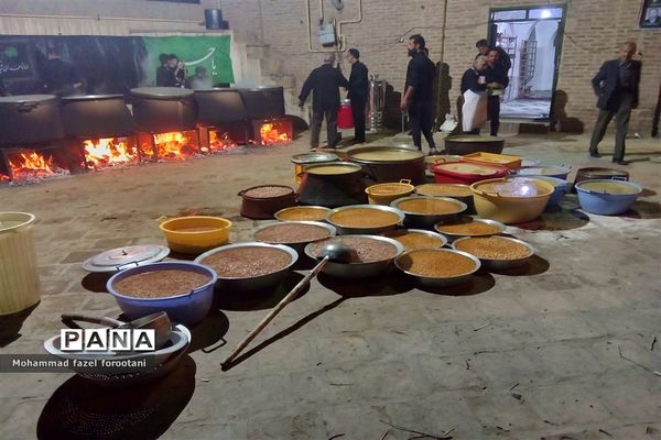 طبخ غلور در شب اربعین به رسم هرساله در خراسان جنوبی