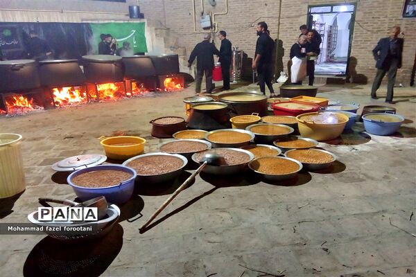 طبخ غلور در شب اربعین به رسم هرساله در خراسان جنوبی