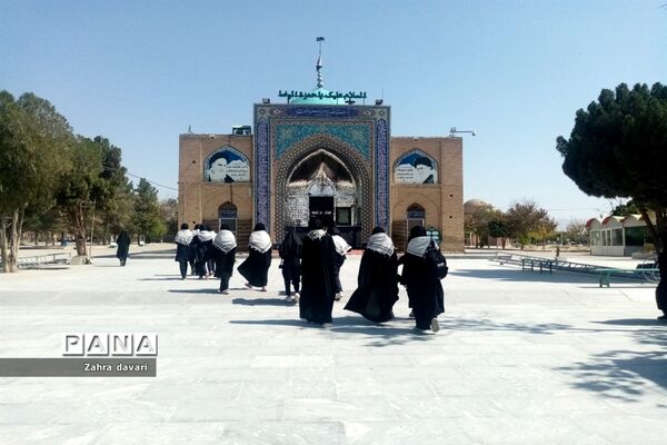 مراسم غبارروبی گلزار شهدا در شهر زیارت
