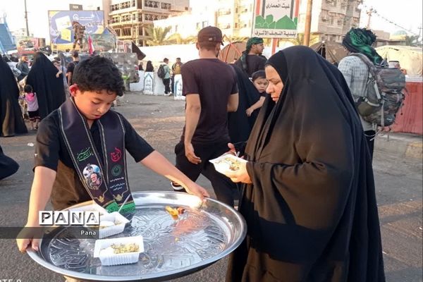 جلوه‌هایی از حضور و فعالیت دانش‌آموزان ایرانی و عراقی در موکب ‌های اربعین