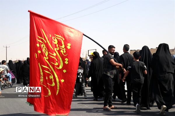 مراسم پیاده‌روی دل‌های اربعین در شهر اراک