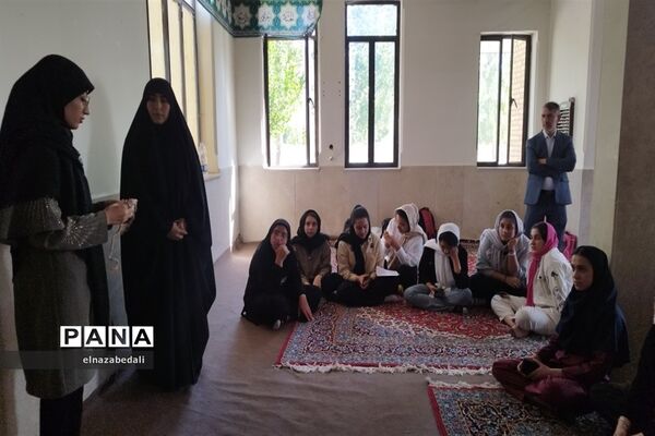 برگزاری اردوی یک‌روزه دانش‌آموزان دختر در اردوگاه نور شهرستان فیروزکوه