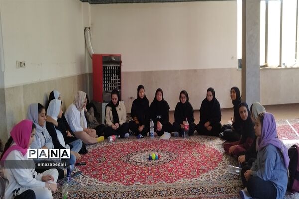 برگزاری اردوی یک‌روزه دانش‌آموزان دختر در اردوگاه نور شهرستان فیروزکوه