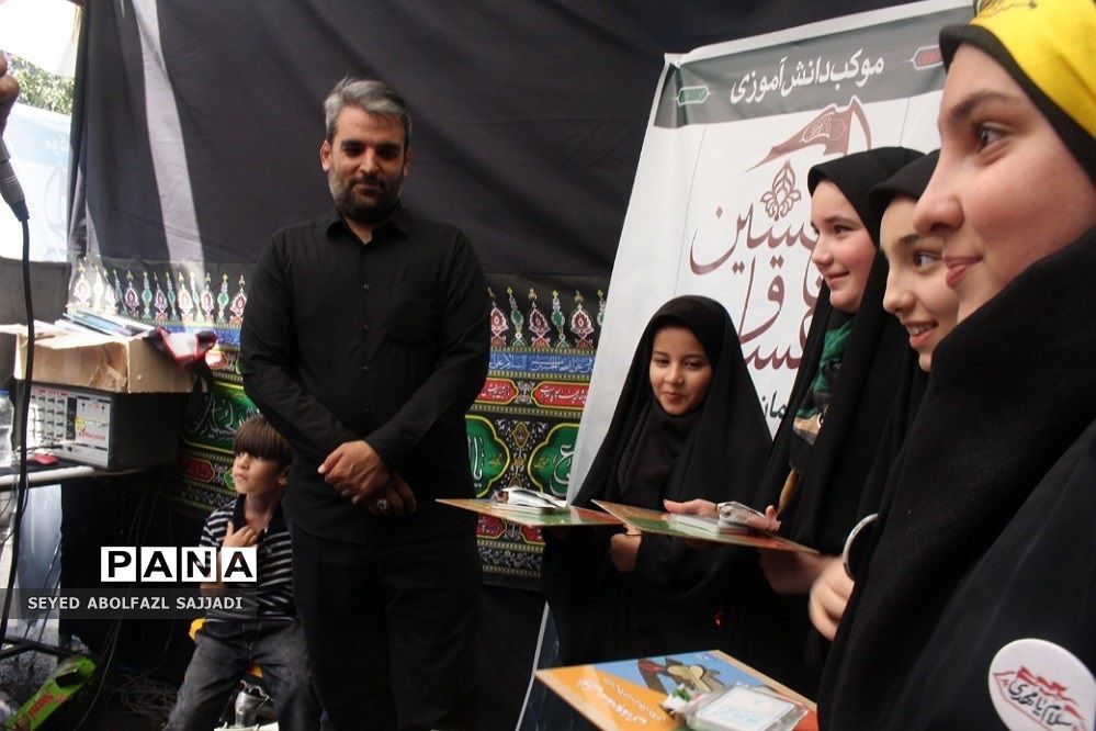 بازدید مدیرکل آموزش و پرورش شهرستان‌های تهران از موکب سازمان دانش‌آموزی عشاق الحسین(ع)