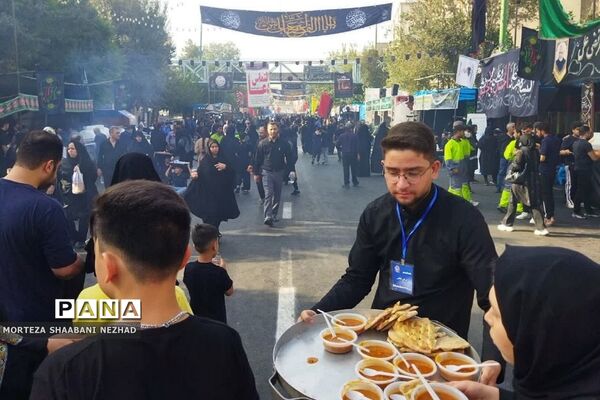 موکب حب الحسین(ع)  فشافویه درمسیر پیاده‌روی جاماندگان اربعین حسینی