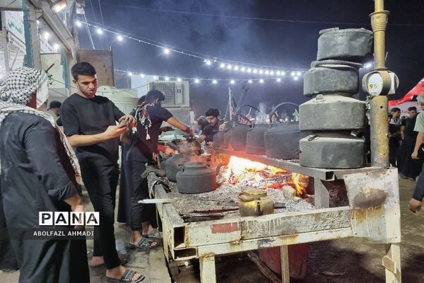 حال و هوای حرم ائمه معصومین در راهپیمایی اربعین