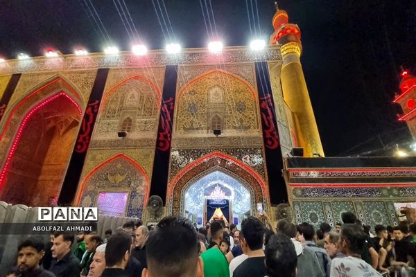 حال و هوای حرم ائمه معصومین در راهپیمایی اربعین