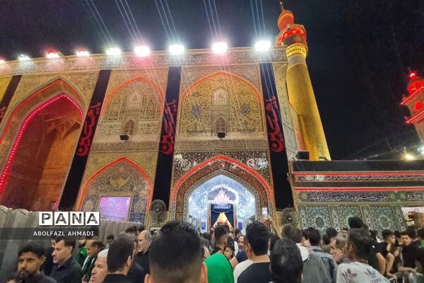 حال و هوای حرم ائمه معصومین در راهپیمایی اربعین