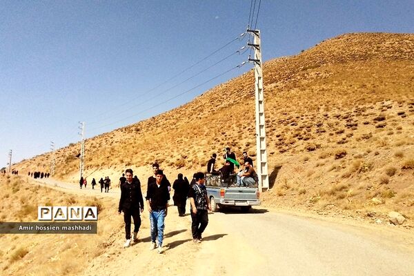 مراسم پیاده‌روی جاماندگان  اربعین در روستای جورد رودهن