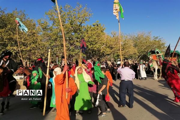 آیین نمادین کاروان اسرای کربلا در‌شهرستان بام و صفی‌آباد