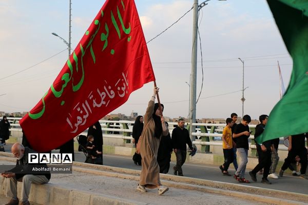 پیاده‌روی مردم قم در اربعین حسینی(ع)