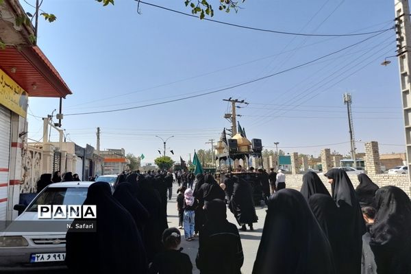 پیاده‌روی اربعین حسینی در شهر جعفریه قم