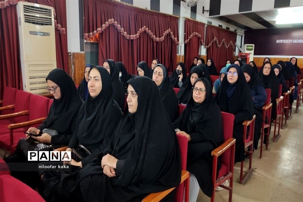 جلسه فصلی مدیران مدارس  ابتدایی در  قائمشهر