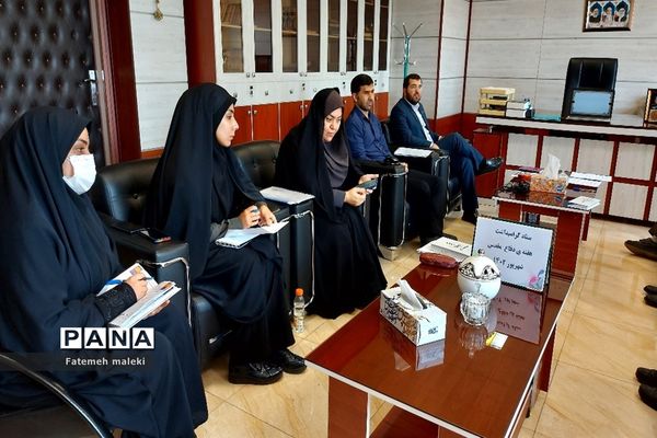 نشست ستاد گرامیداشت هفته دفاع مقدس در ملارد