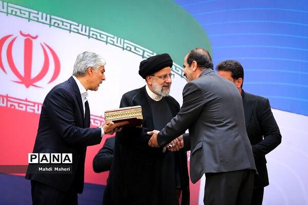 مراسم تجلیل از مدال‌آوران و قهرمانان ورزشی