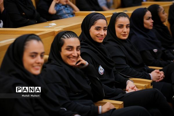 مراسم تجلیل از مدال‌آوران و قهرمانان ورزشی