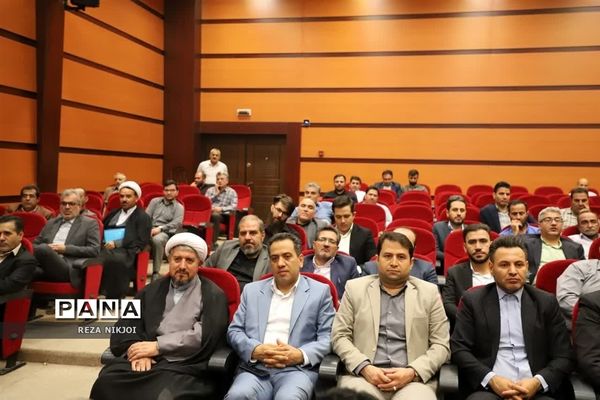 جلسه شورای اداری شهرستان بهارستان