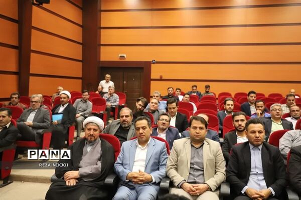 جلسه شورای اداری شهرستان بهارستان