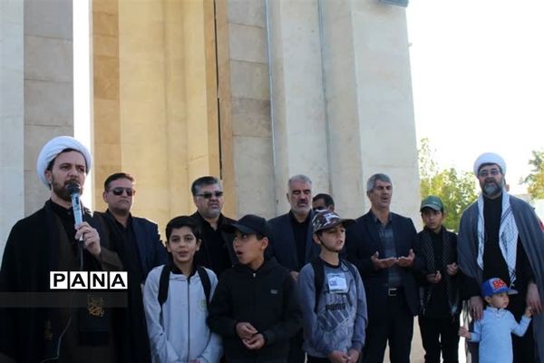 پای پیاده تا حرم  امام رضا (ع)