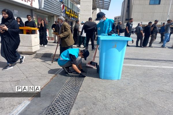 خدمت‌رسانی موکب داران و عاشقان حسینی به زائران امام رضا (ع) در عرصه میدان شهدا