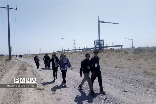 اعزام اولین کاروان پیاده‌روی دانش‌آموزی زائران امام رضا (ع) از شهرستان تربت‌جام