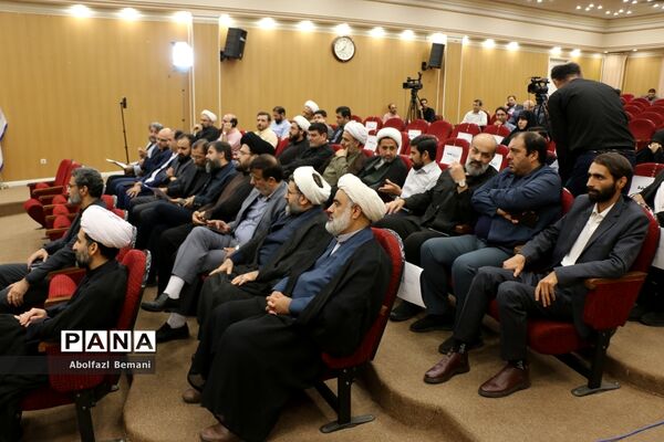 تقدیر از برگزیدگان دومین سوگواره بین‌المللی ملت امام حسین(ع) در قم