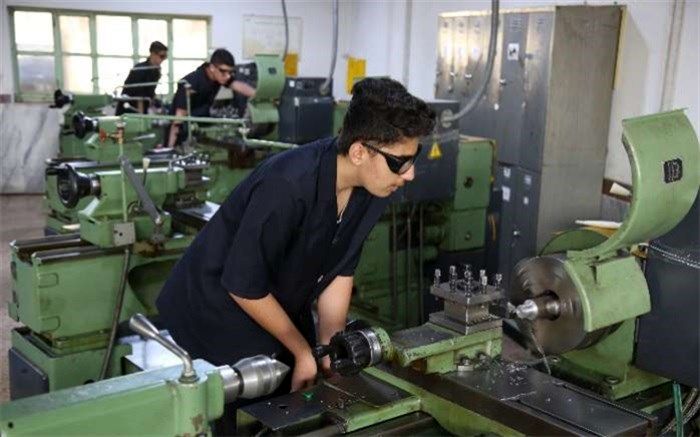 ضرورت ورود سازمان فنی‌وحرفه‌ای به‌ کارگاه‌های فنی و صدور کارت مهارت