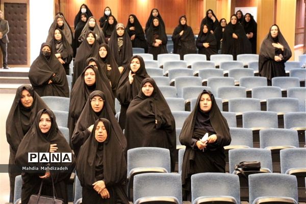 جلسه علمی تخصصی مدیران مدارس در آموزش و پرورش ناحیه ۶ مشهد