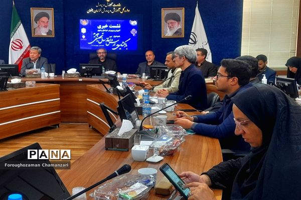 اولین نشست خبری مدیرکل آموزش و پرورش خراسان‌رضوی با اصحاب رسانه