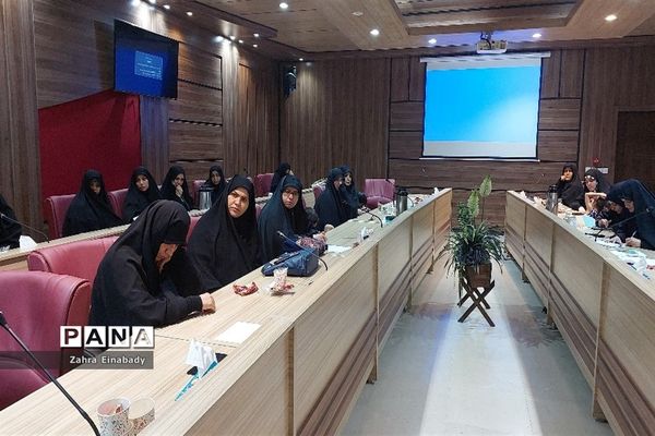 نشست هم‌اندیشی مربیان تربیتی طرح امین مدارس آموزش و پرورش ملارد