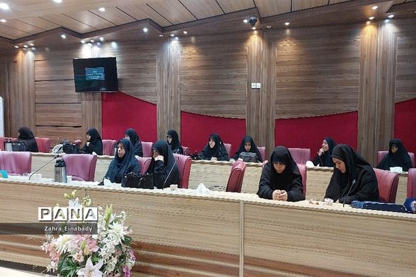 نشست هم‌اندیشی مربیان تربیتی طرح امین مدارس آموزش و پرورش ملارد