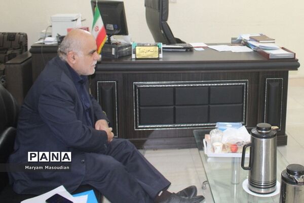 نشست بخشدار مرکزی  بوشهر با مسئول ورزش روستایی و بازی‌های بومی محلی