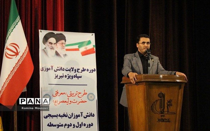 انقلاب اسلامی بزرگترین دستاورد مردم کشور است