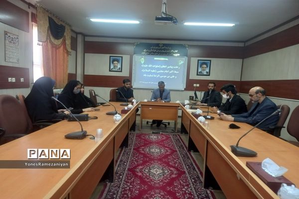 نشست صمیمی هیات تحریریه نشریه امور جوانان قطب شهید مدرس با مدیر آموزش و پرورش خلیل‌آباد