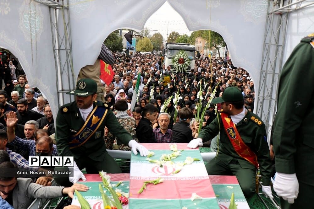 استقبال مردم ارومیه از 24 شهید تازه تفحص شده