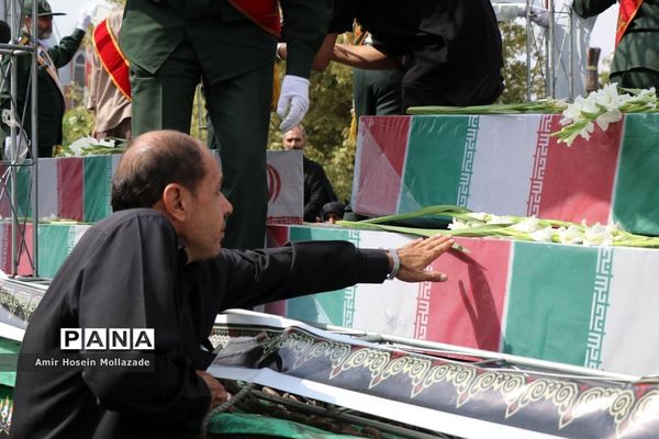 استقبال مردم ارومیه از 24 شهید تازه تفحص شده