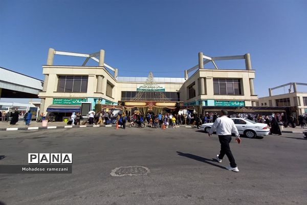 خدمت‌رسانی زائران پیاده‌رضوی در پایانه مسافر بری امام رضا (ع)