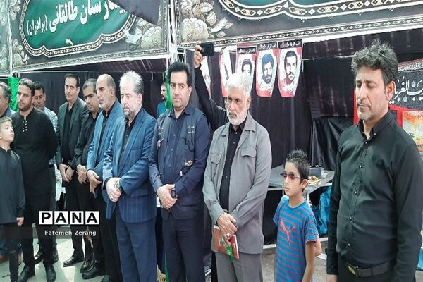 استقبال از  زائران با پای پیاده در راه مشهد الرضا