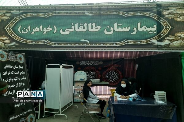 خدمت‌رسانی مردم به زائران امام رضا (ع)