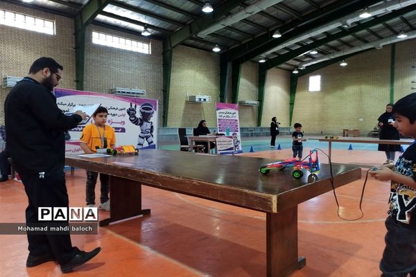 اولین دوره مسابقات رباتیک دانش‌آموزان پسر در آبادان