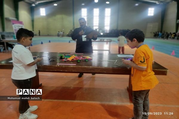 اولین دوره مسابقات رباتیک دانش‌آموزان پسر در آبادان