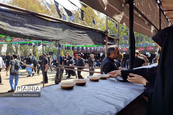 برپایی موکب خدمت‌رسانی شورای هماهنگی مدارس و مراکز غیردولتی مشهد الرضا در دهه آخر صفر