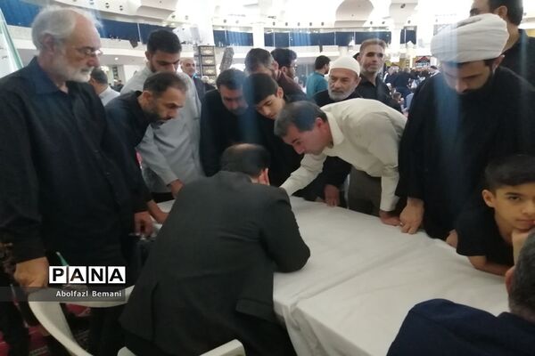 میز خدمت آموزش و پرورش قم در نماز جمعه