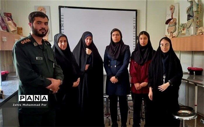افتخارآفرینی دانش‌آموزان نخبه‌ علمی پژوهش‌سرای شهید احمدی‌ روشن در ناحیه یک بهارستان