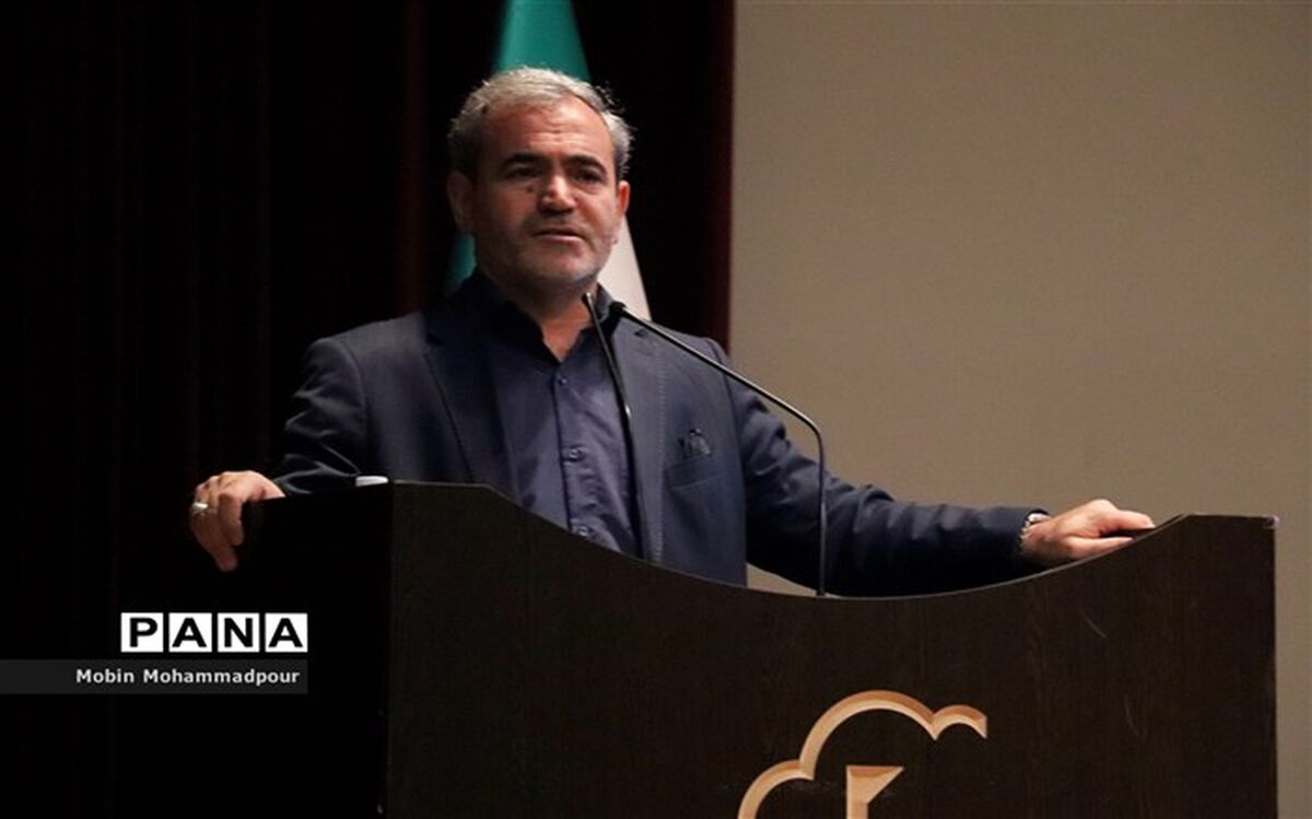 نقش بسزای مدیران مدارس در ساخت آینده‌ای بهتر برای جامعه