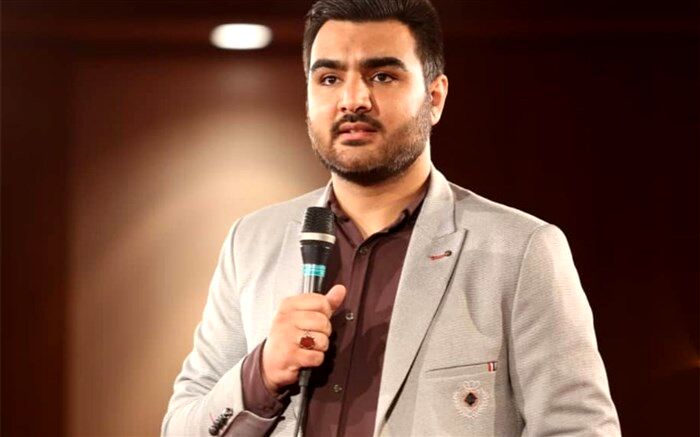 نیاز امروز جامعه، آگاه شدن و آگاهی بخشیدن است