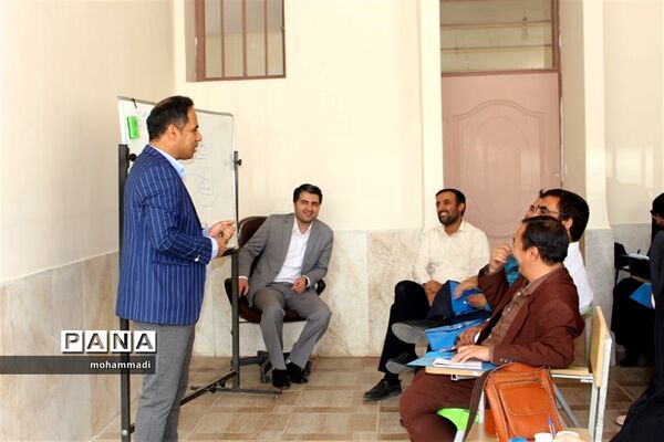 آموزش و ارتقاءتوانمندی‌های منابع انسانی معاونت پرورشی و فرهنگی