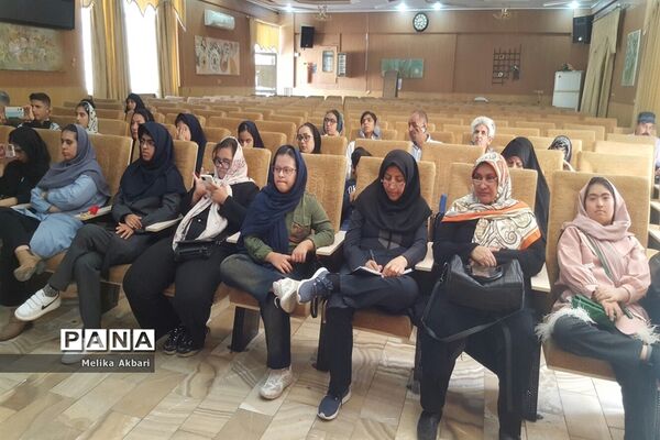 دوره آموزشی مقدماتی خبرنگاری دختران ویژه دانش‌آموزان با نیازهای ویژه